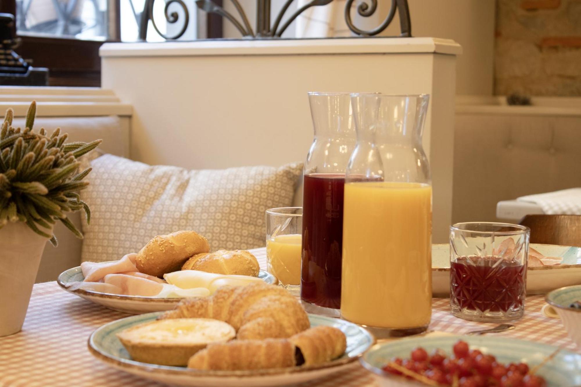 Boutique Hotel Fox'S Inn San Giustino Valdarno Екстер'єр фото